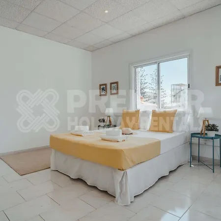 Andreas Villa Protarász